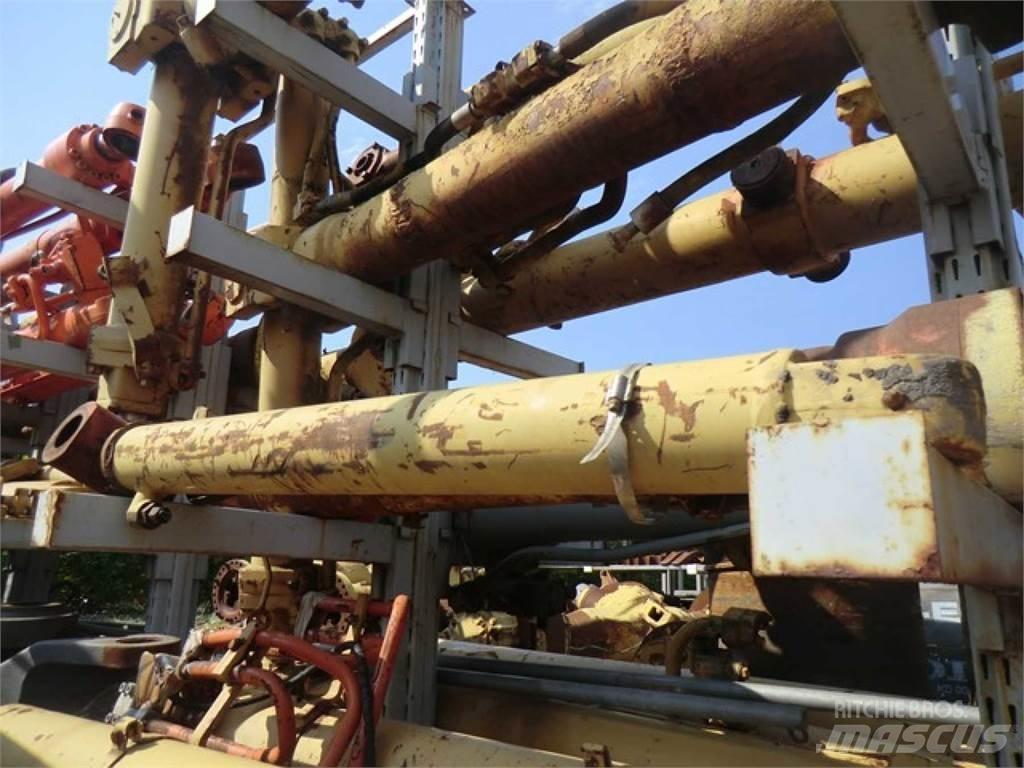 CAT 438C 其他