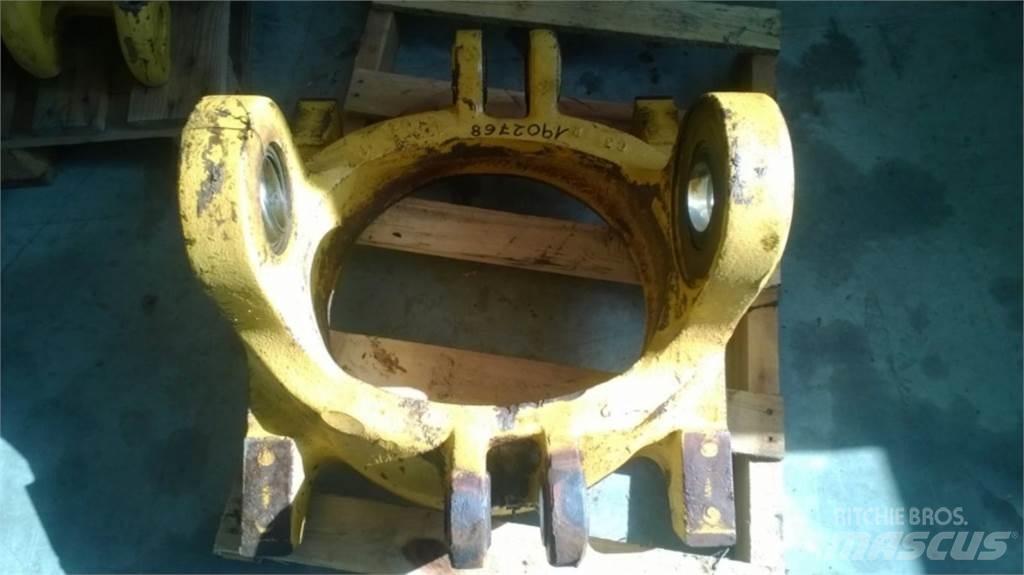 CAT 735 底盤和懸架