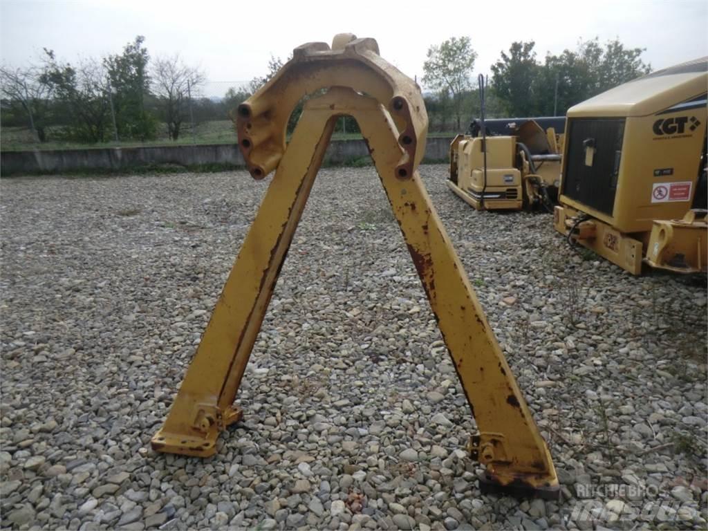CAT 735 底盤和懸架