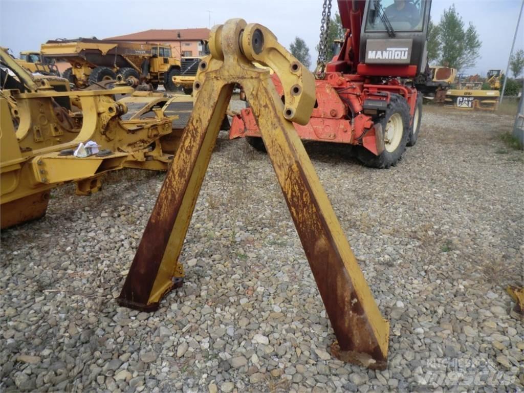 CAT 735 底盤和懸架