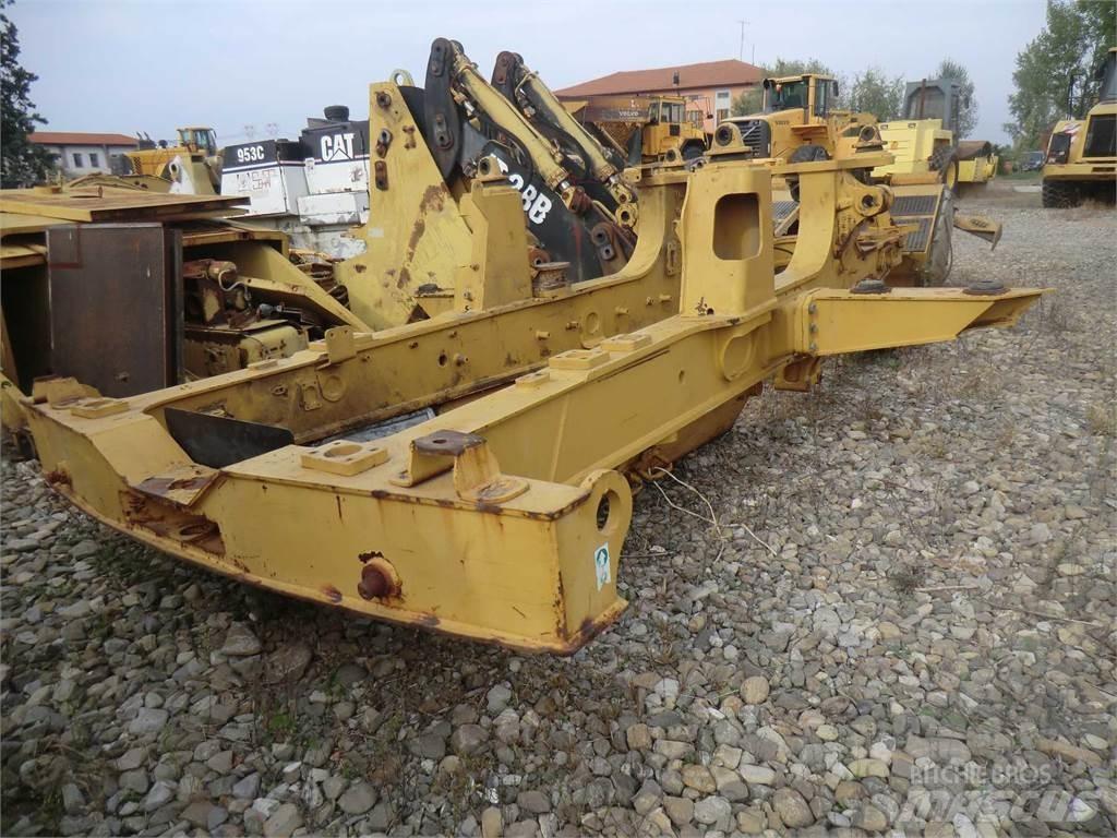 CAT 735 底盤和懸架