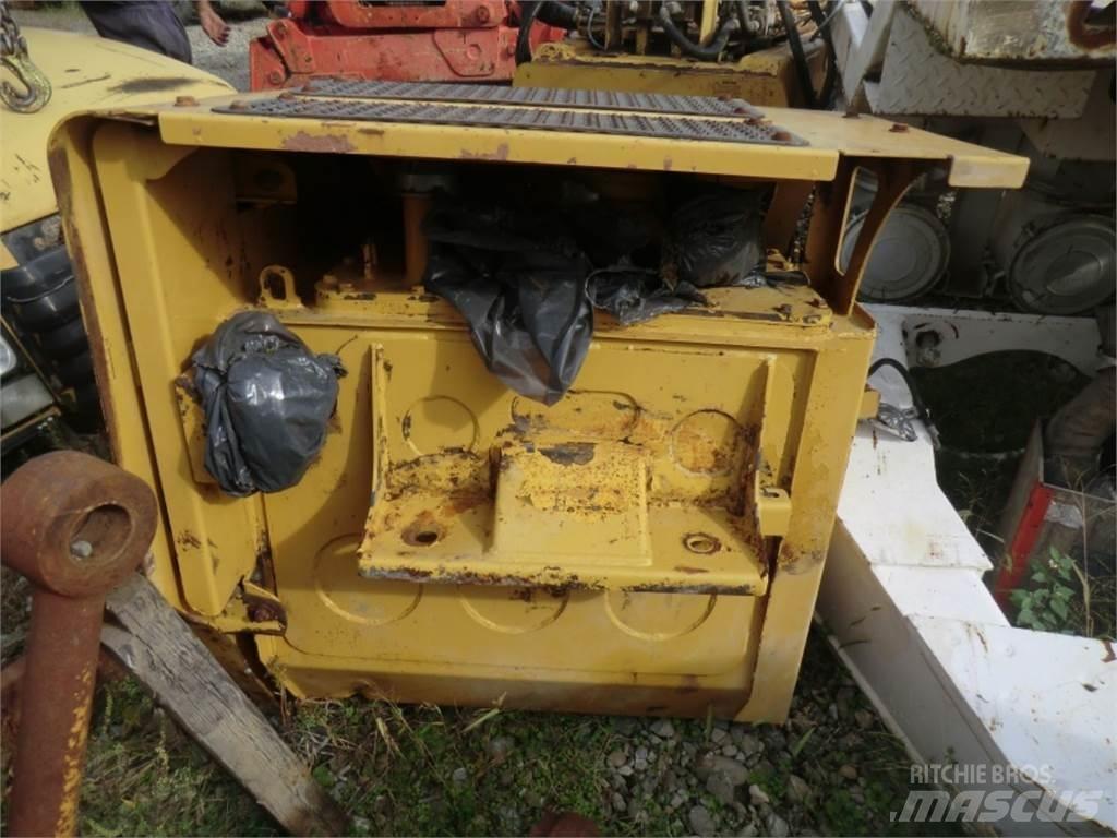 CAT 735 底盤和懸架