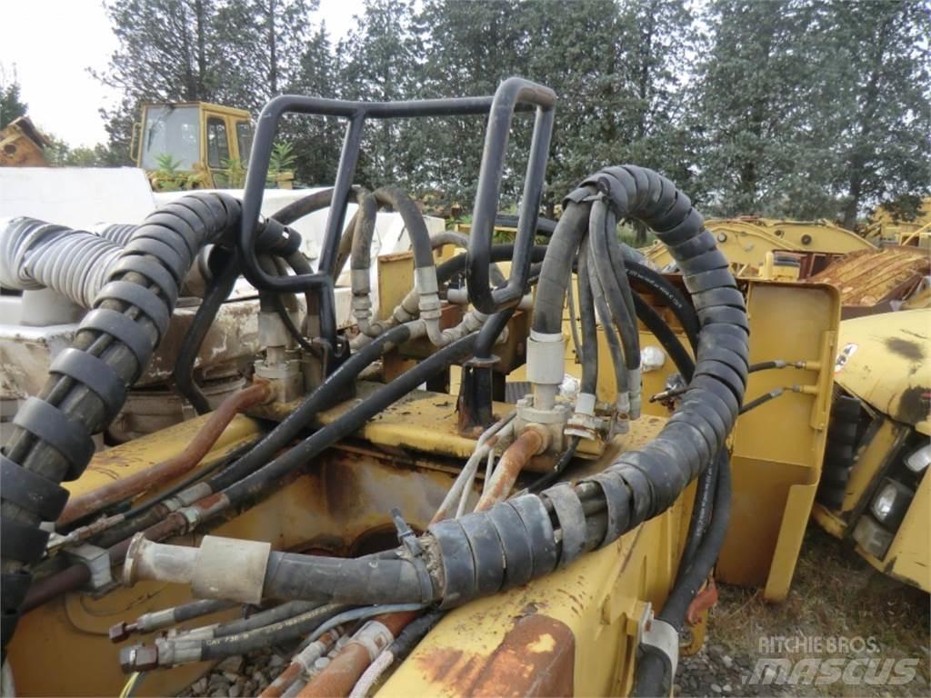 CAT 735 底盤和懸架