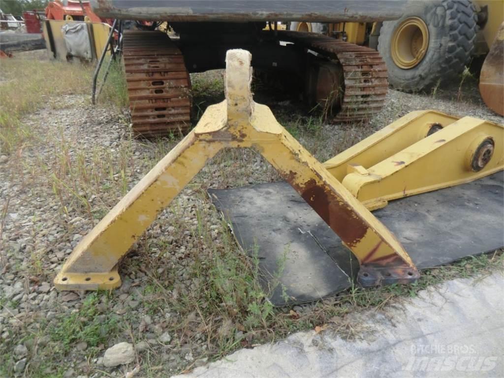 CAT 735 底盤和懸架