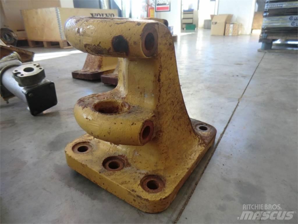 CAT 735 底盤和懸架