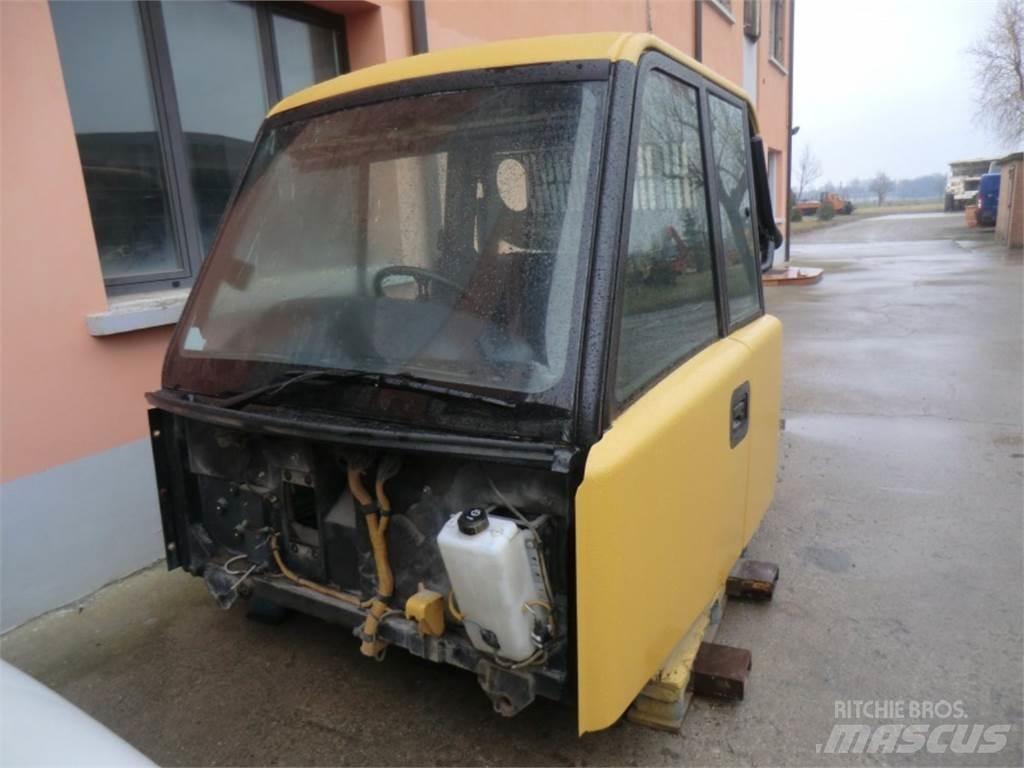 CAT 735 底盤和懸架
