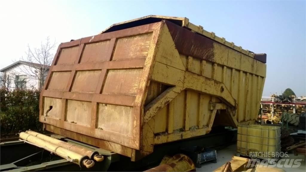 CAT 735 底盤和懸架
