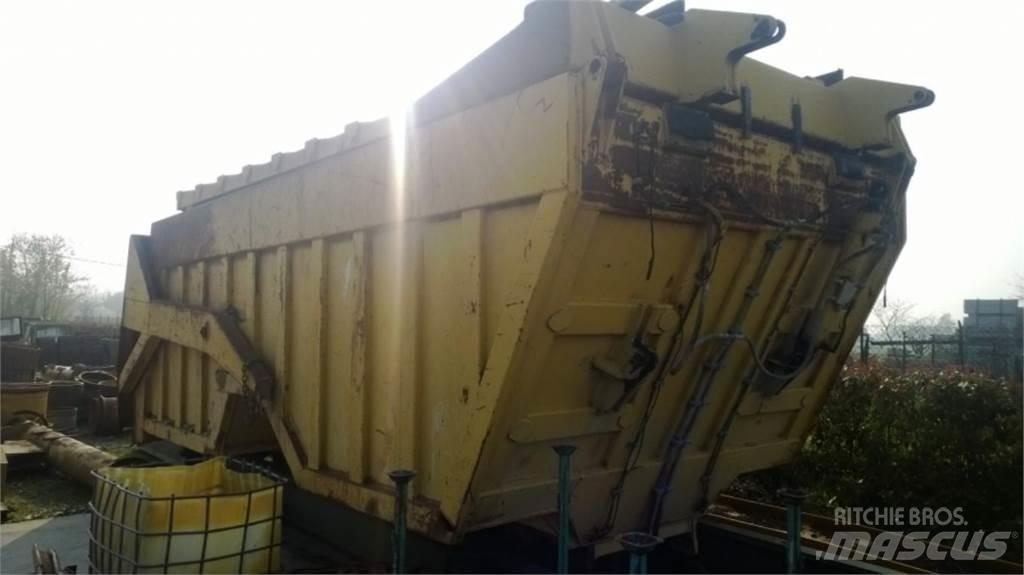 CAT 735 底盤和懸架