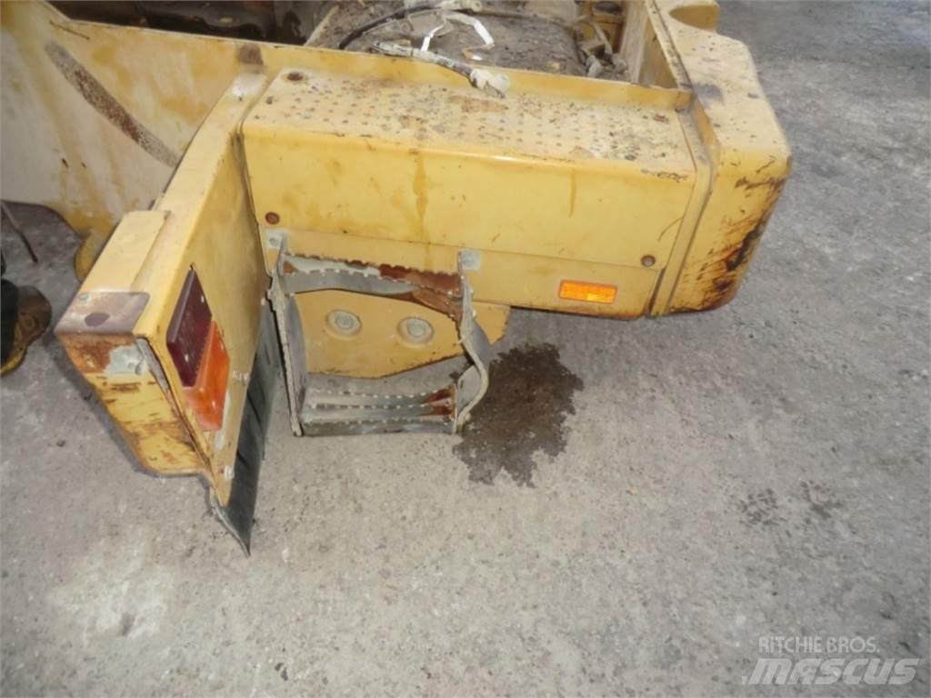 CAT 928G 底盤和懸架