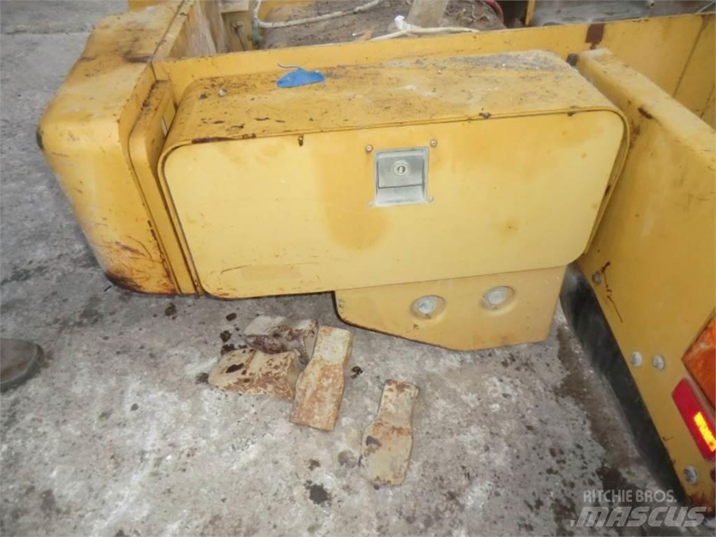 CAT 928G 底盤和懸架
