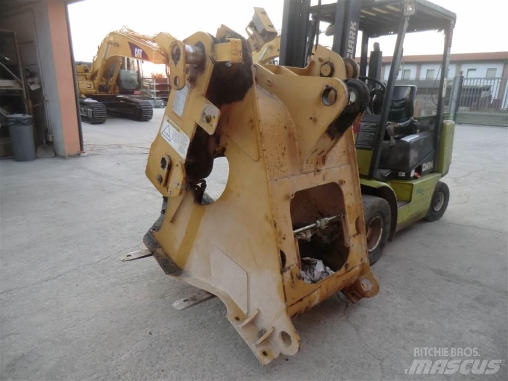 CAT 928G 底盤和懸架