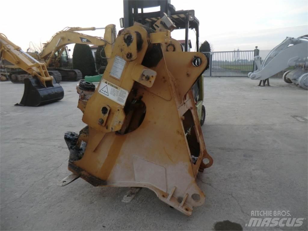 CAT 928G 底盤和懸架