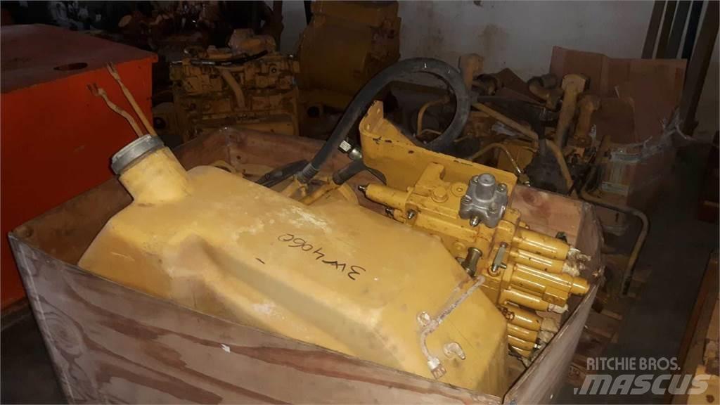 CAT 953 底盤和懸架