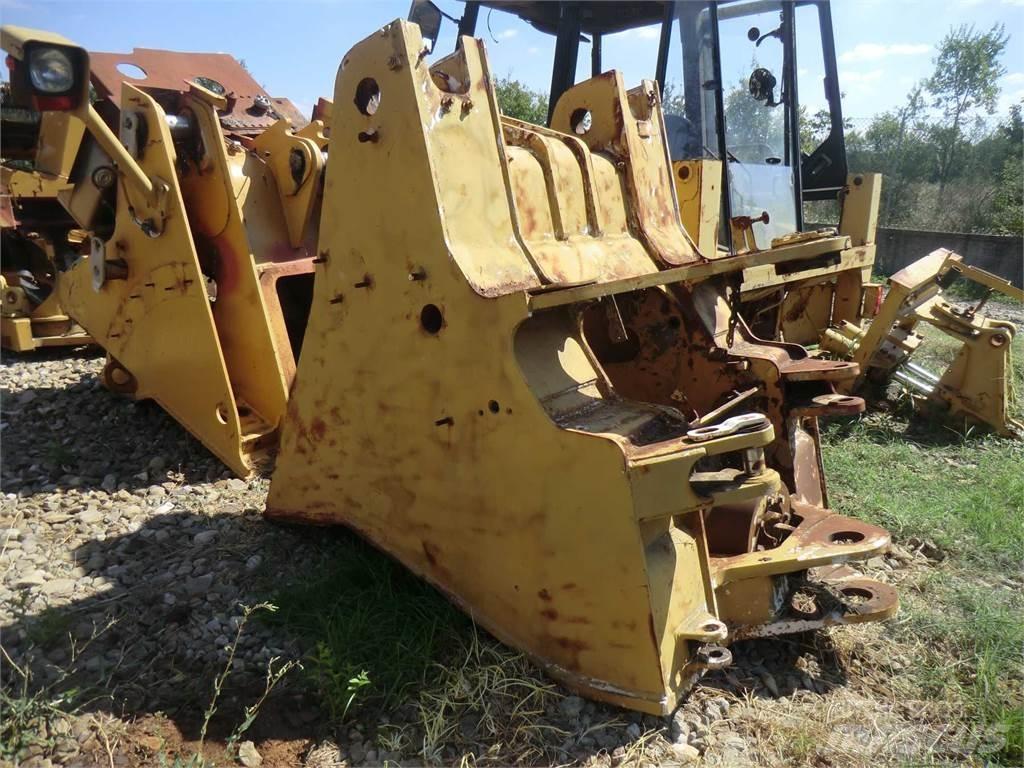 CAT 963D 底盤和懸架