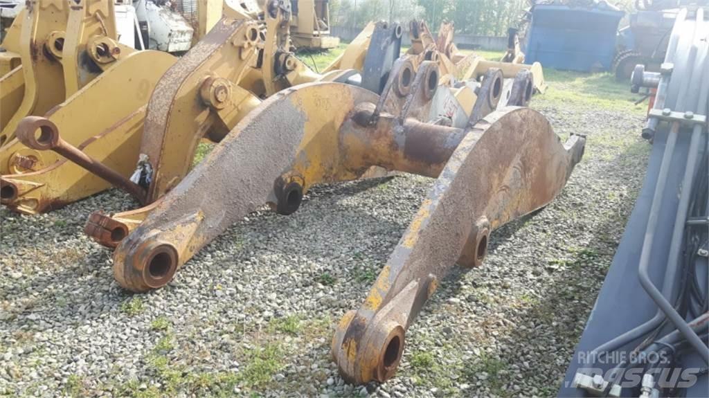 CAT 988B 底盤和懸架
