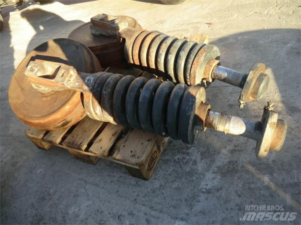 CAT 988F 底盤和懸架