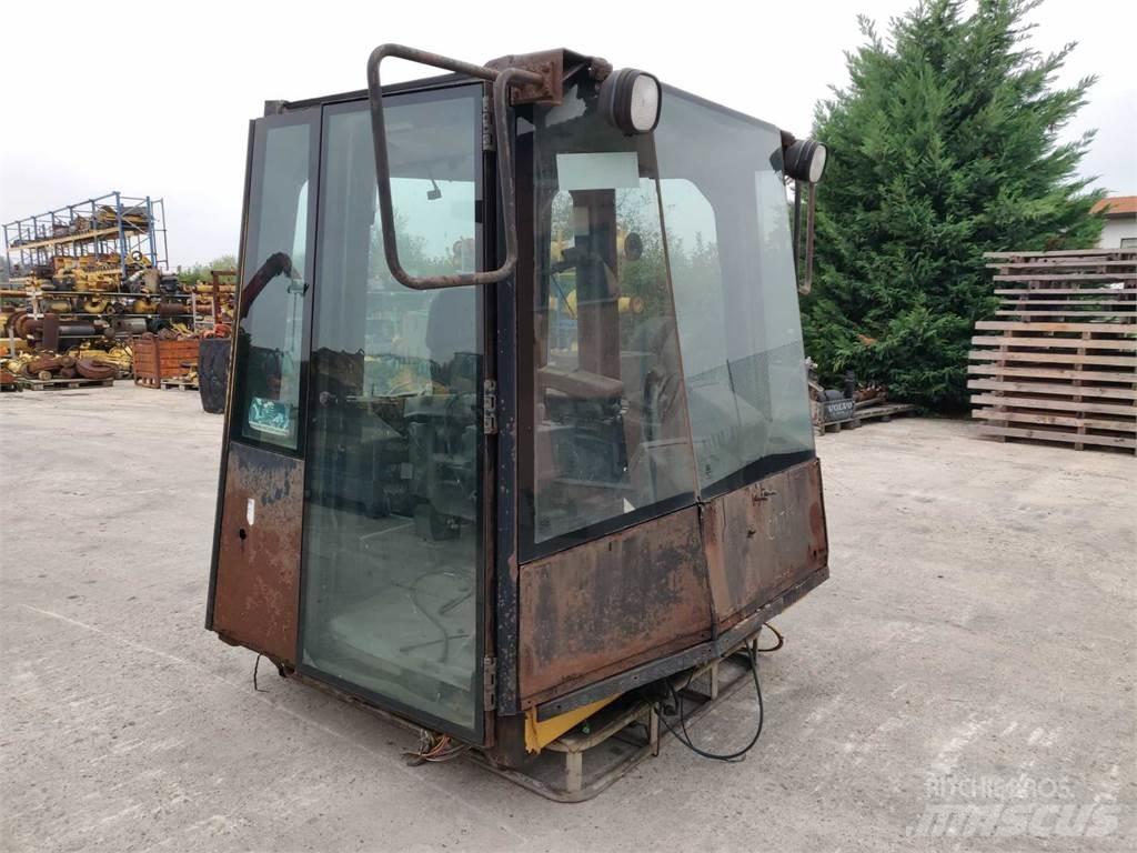 CAT 988G 底盤和懸架