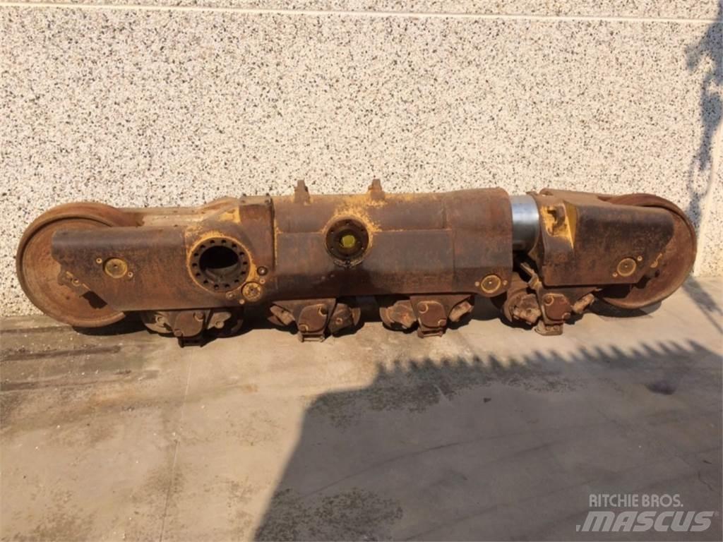 CAT  D8L 履帶、鏈條和車盤