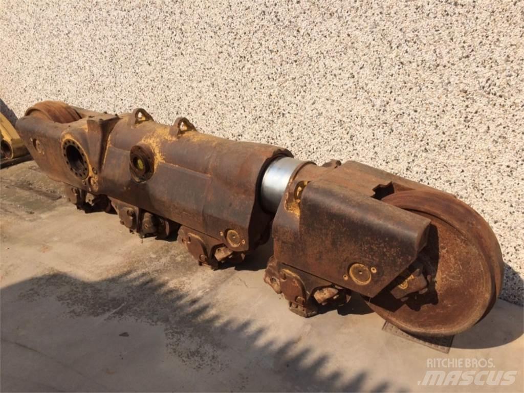 CAT  D8L 履帶、鏈條和車盤