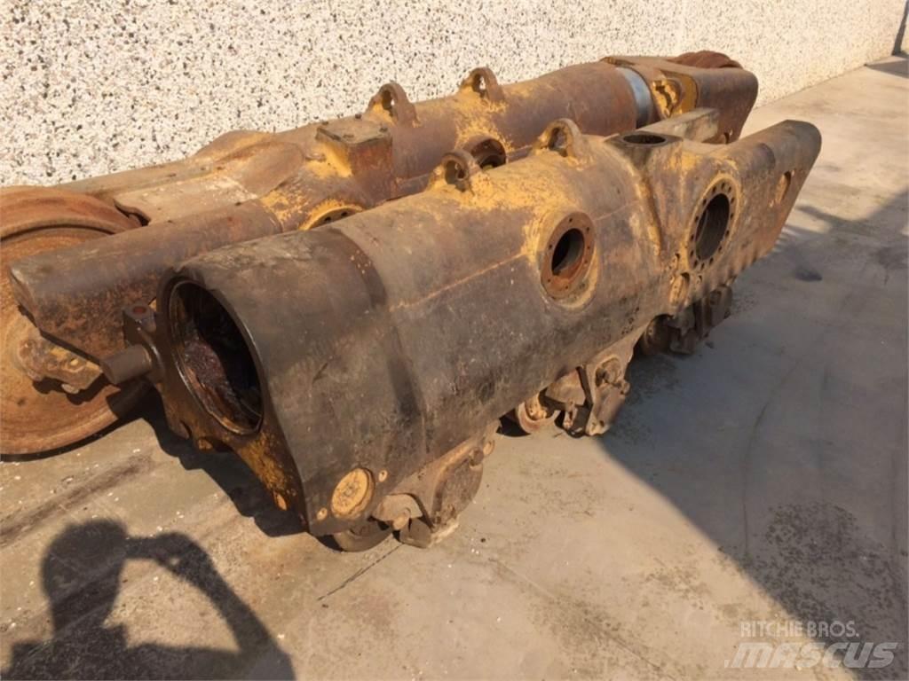 CAT  D8L 履帶、鏈條和車盤