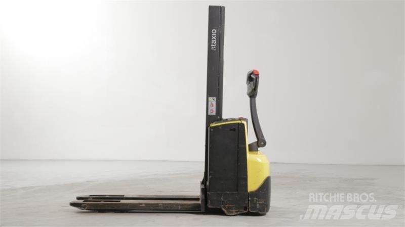 BT SWE080L 自走式堆積機