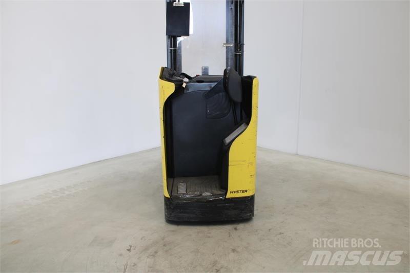 Hyster RS1.6 自走式堆積機