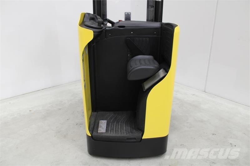 Hyster RS1.6 自走式堆積機