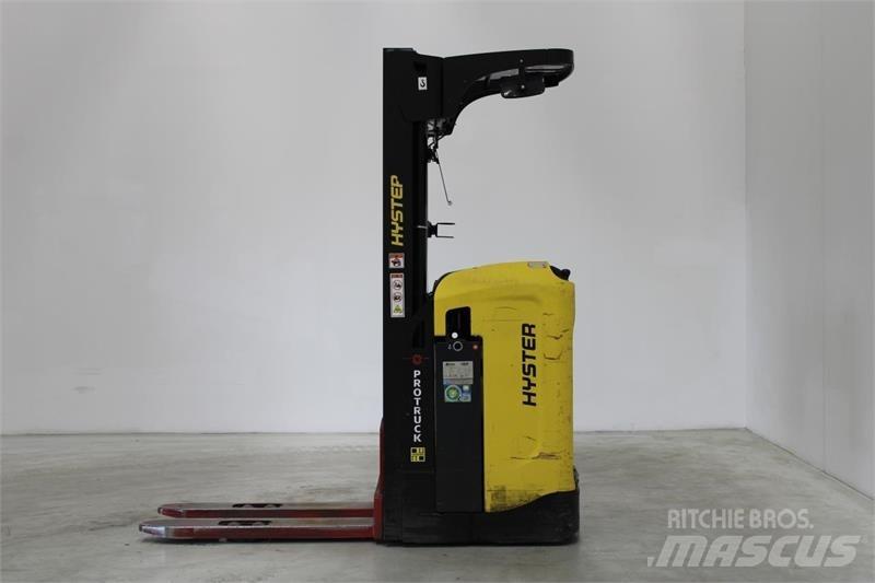 Hyster RS1.6 自走式堆積機