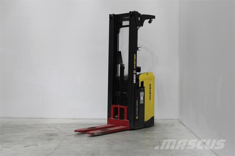 Hyster RS1.6 自走式堆積機