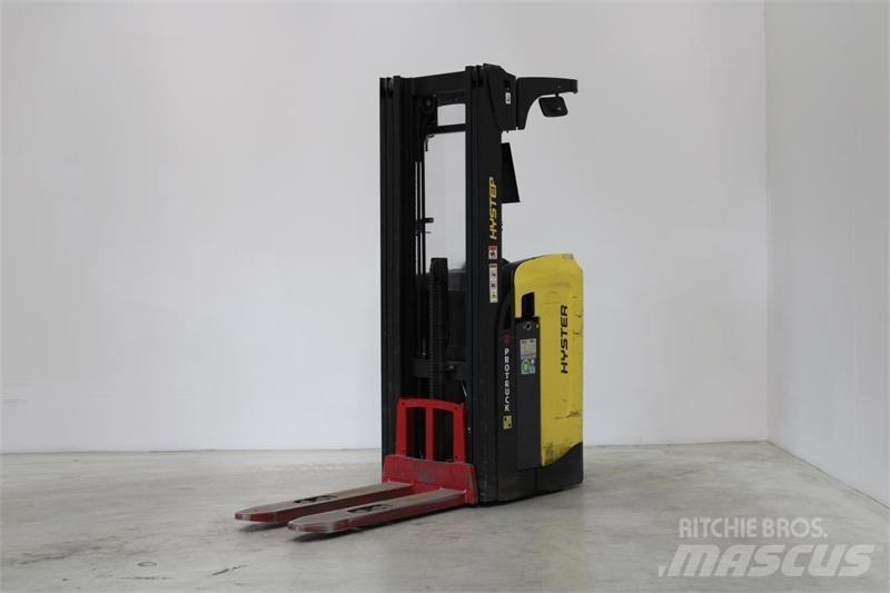 Hyster RS1.6 自走式堆積機