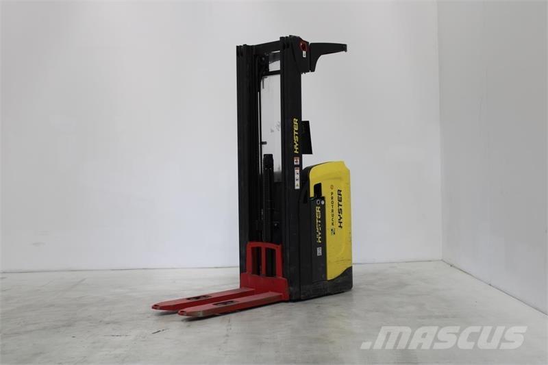 Hyster RS1.6 自走式堆積機
