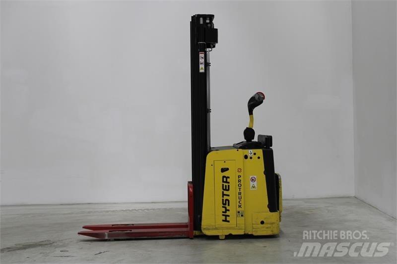 Hyster S1.5S 自走式堆積機