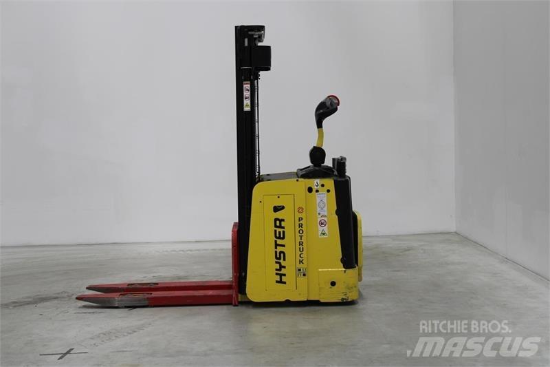 Hyster S1.5S 自走式堆積機