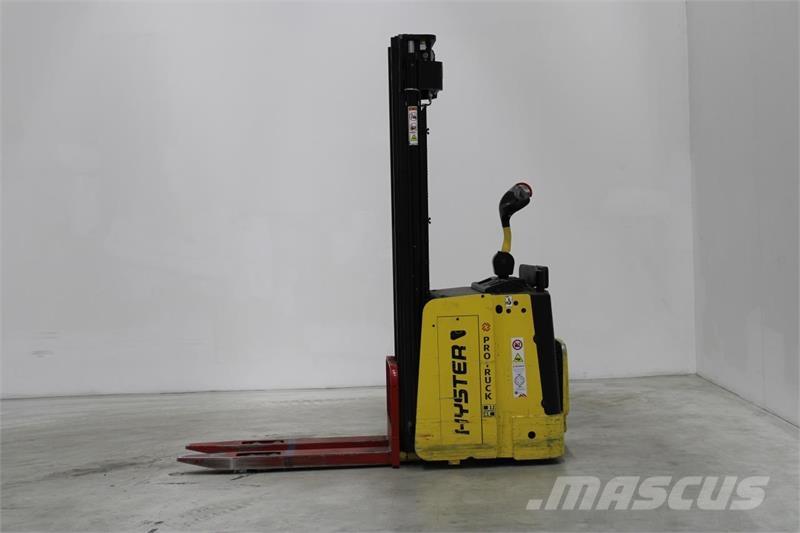 Hyster S1.5S 自走式堆積機