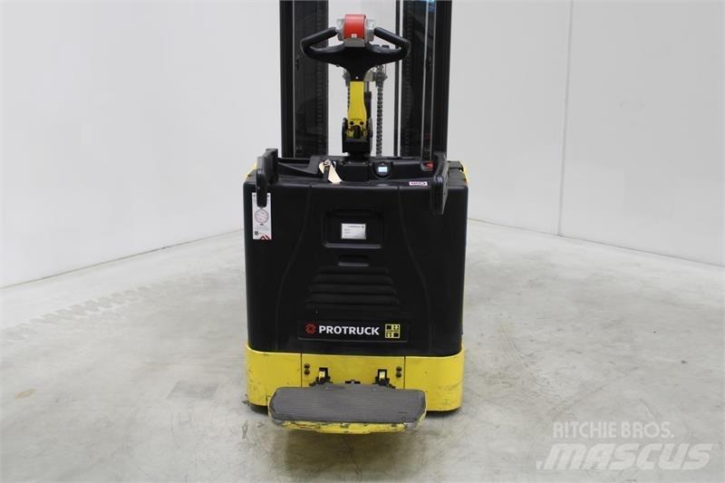 Hyster S1.5S 自走式堆積機