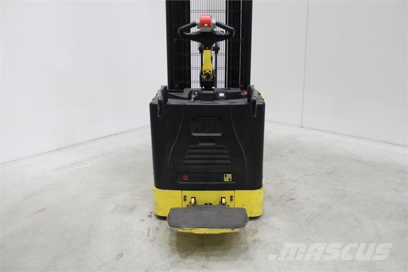 Hyster S1.5S 自走式堆積機