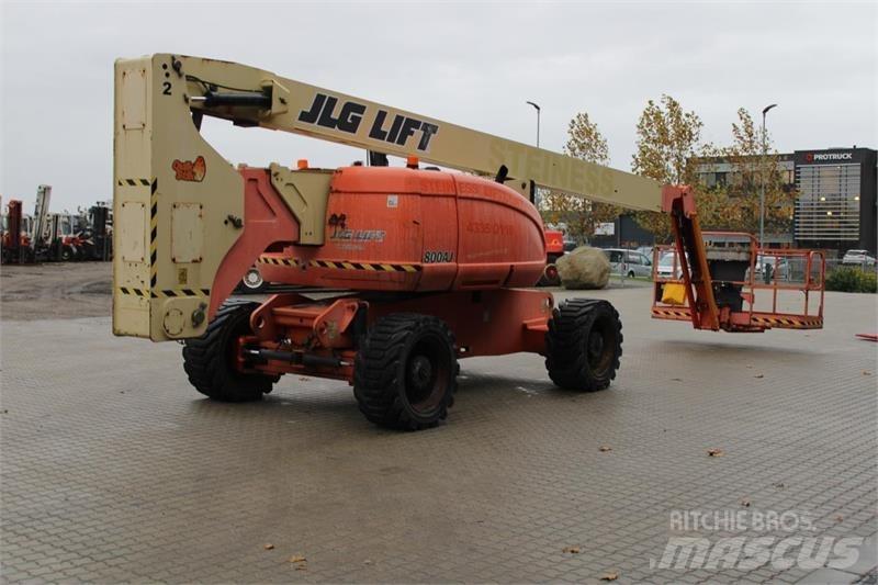 JLG 800AJ 曲臂高空作業車