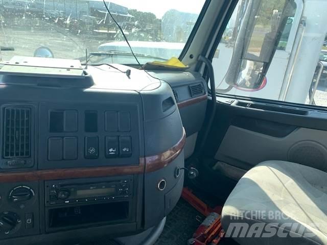 Volvo  曳引機組件
