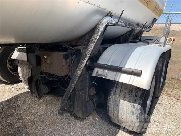 Etnyre STEEL 7,500 罐體半拖車