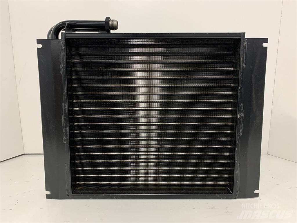 CASE 40XT 散熱器/水箱