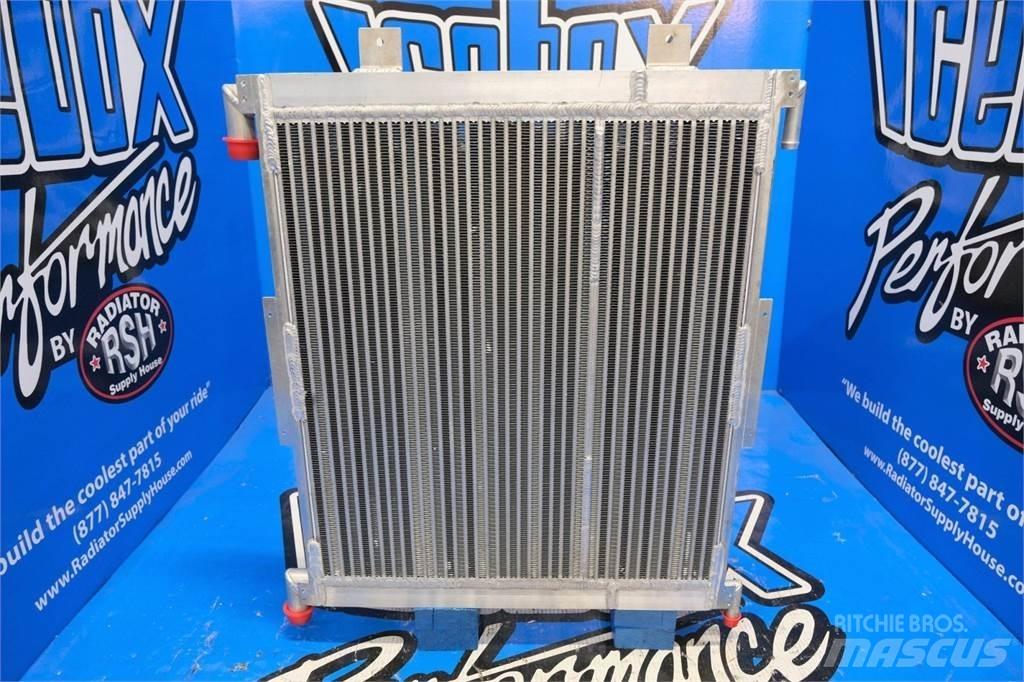 CASE 821F 散熱器/水箱