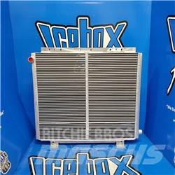 CAT 235 散熱器/水箱