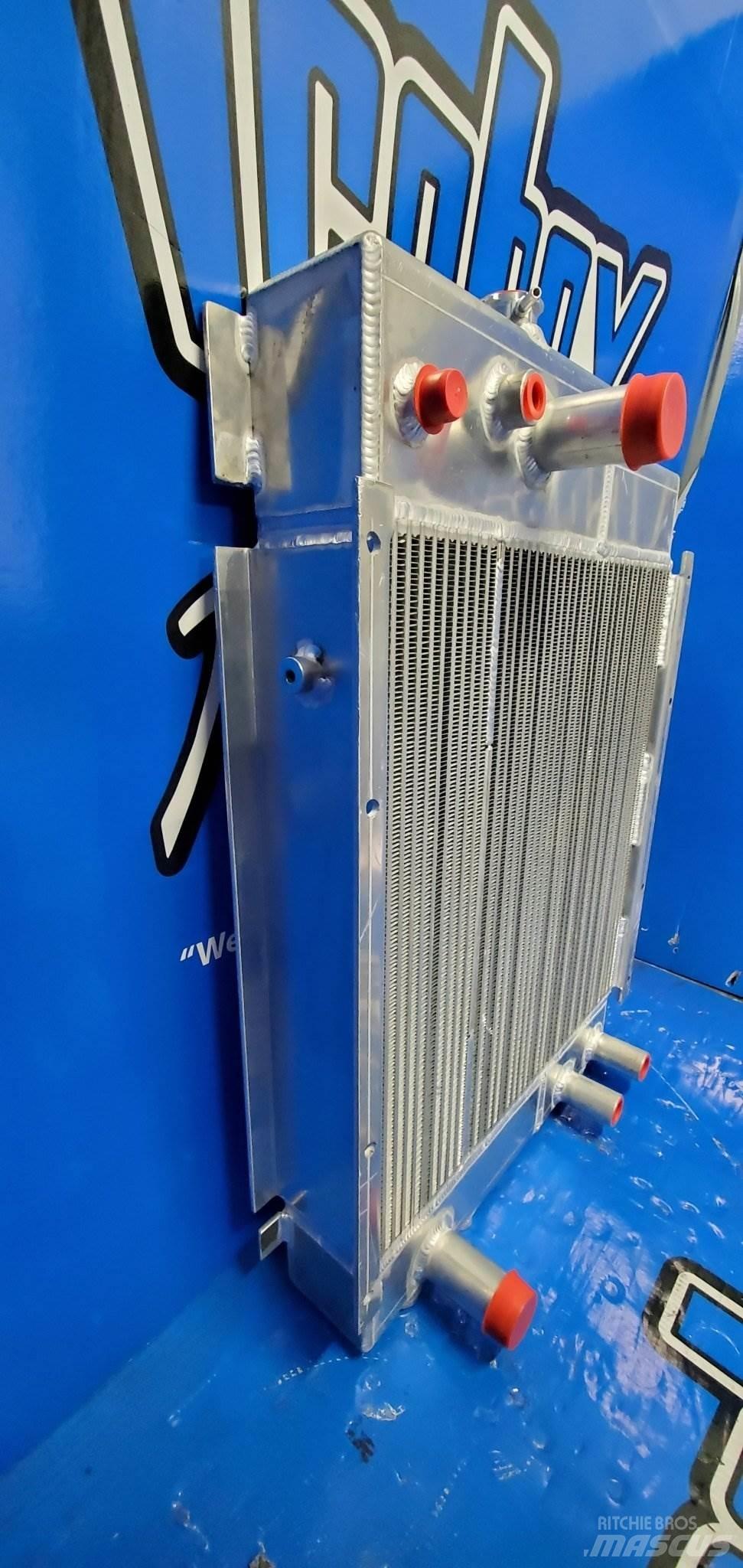 CAT D5 散熱器/水箱