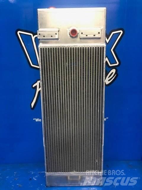 CAT D5 散熱器/水箱