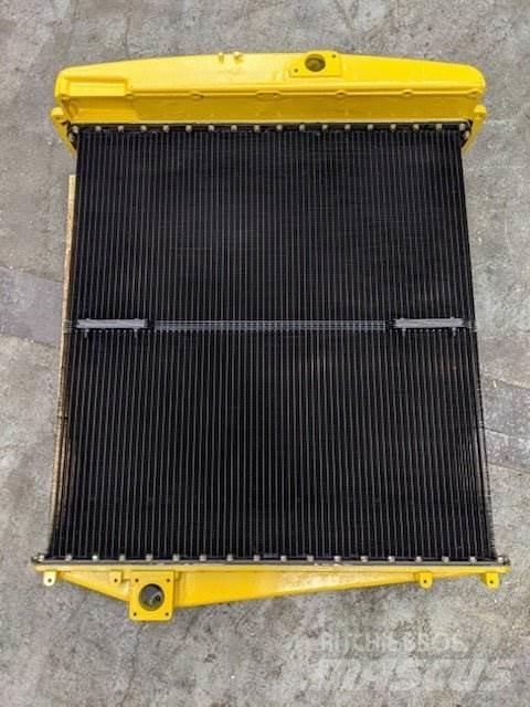 CAT D8H 散熱器/水箱