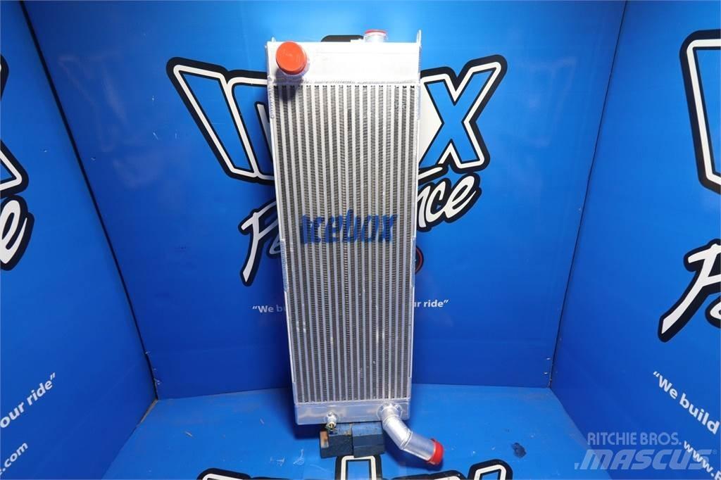 Komatsu  散熱器/水箱