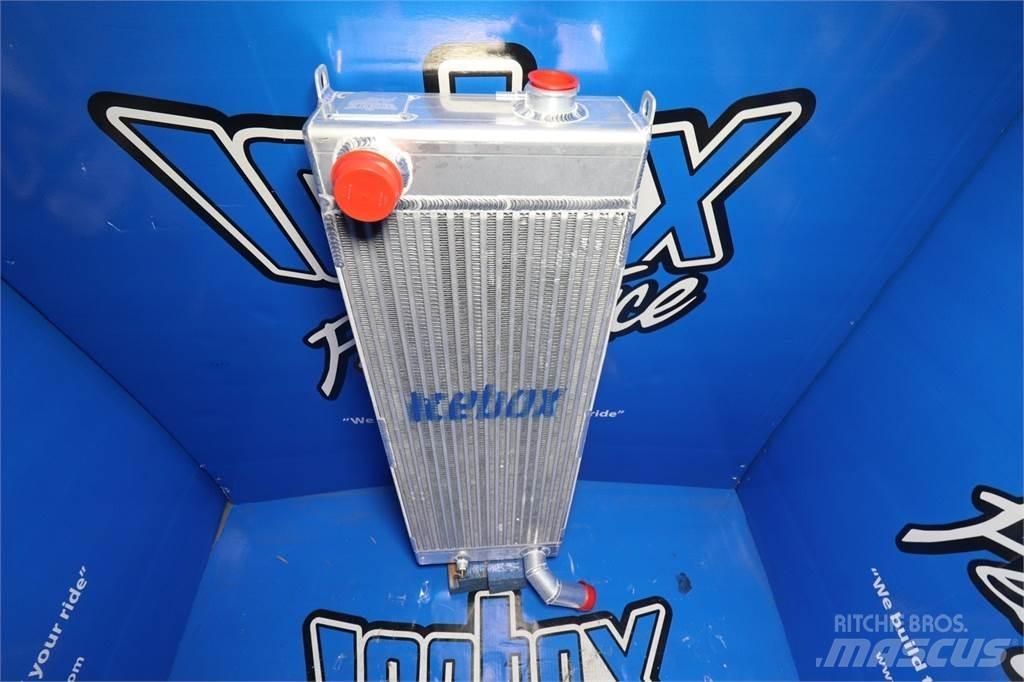 Komatsu  散熱器/水箱