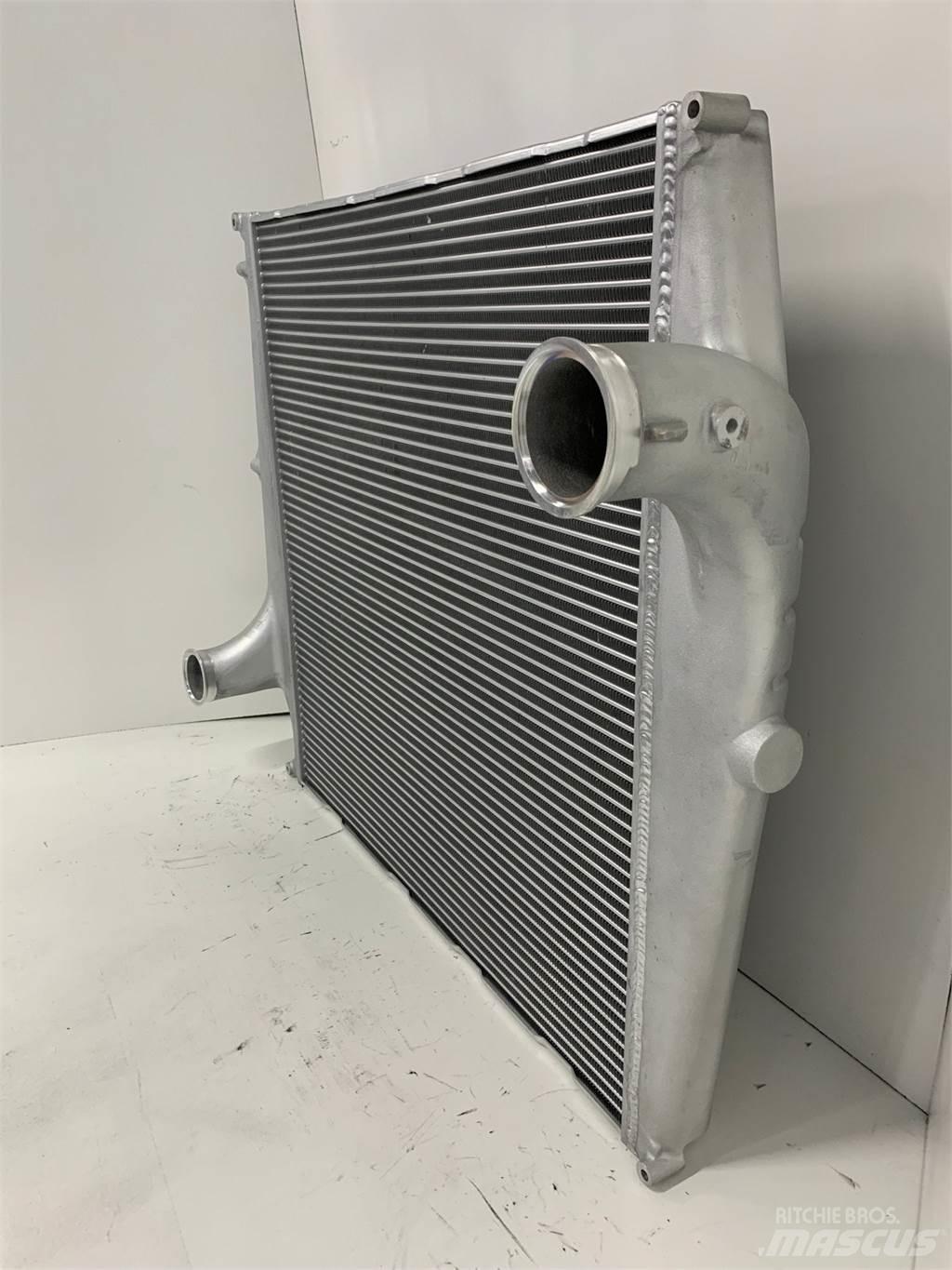 Volvo  散熱器/水箱