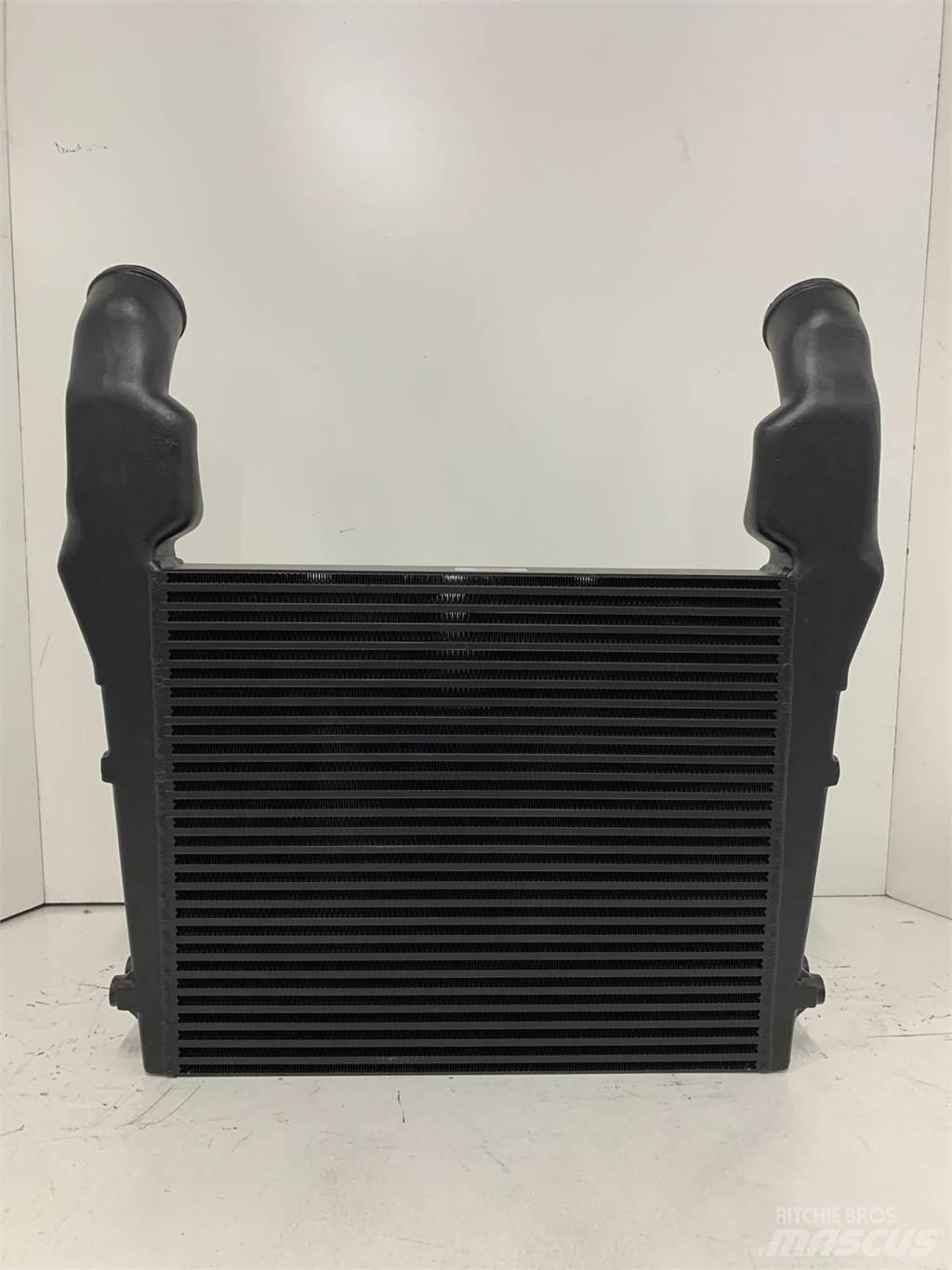 Volvo  散熱器/水箱