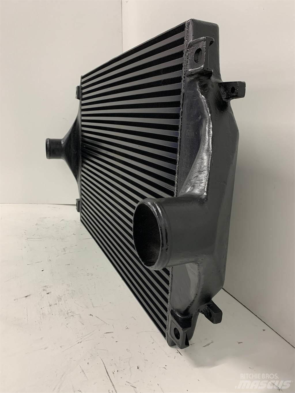 Volvo  散熱器/水箱